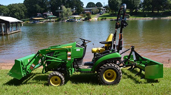 John Deere 1025r with restored box blade