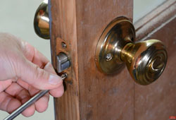 install door lock set
